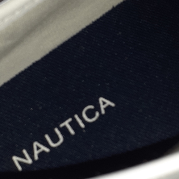 🆕🎁 Nautica White Tennis Shoes - Picture 6 of 10